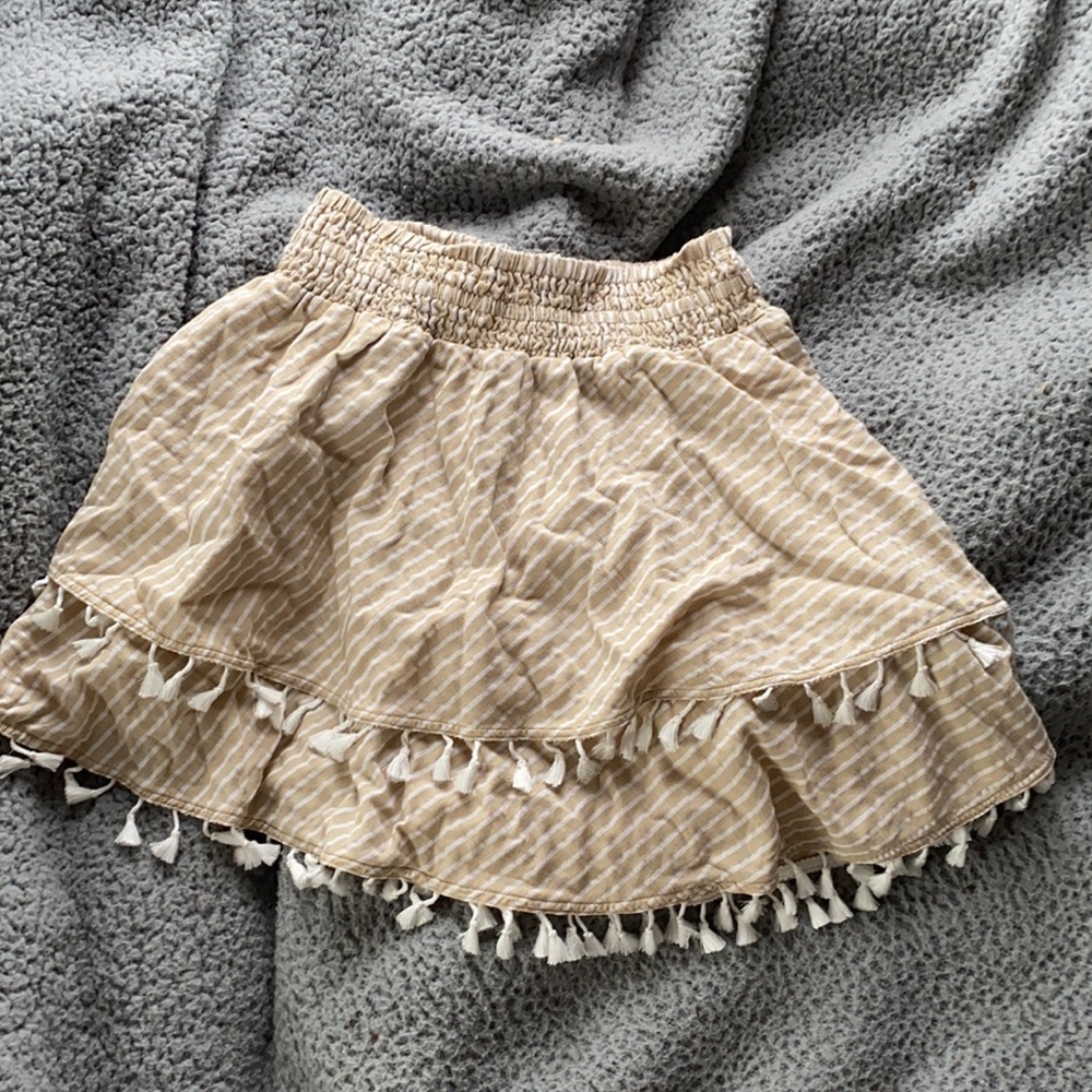 Tan and white tiered fringy skirt - Picture 1 of 2